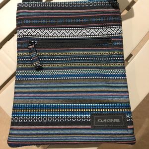 Dakine crossbody bag